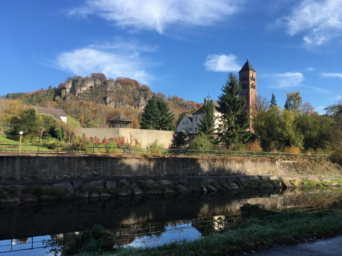 Hotel Garni Am Brunnenplatz Gerolstein Bagian luar foto