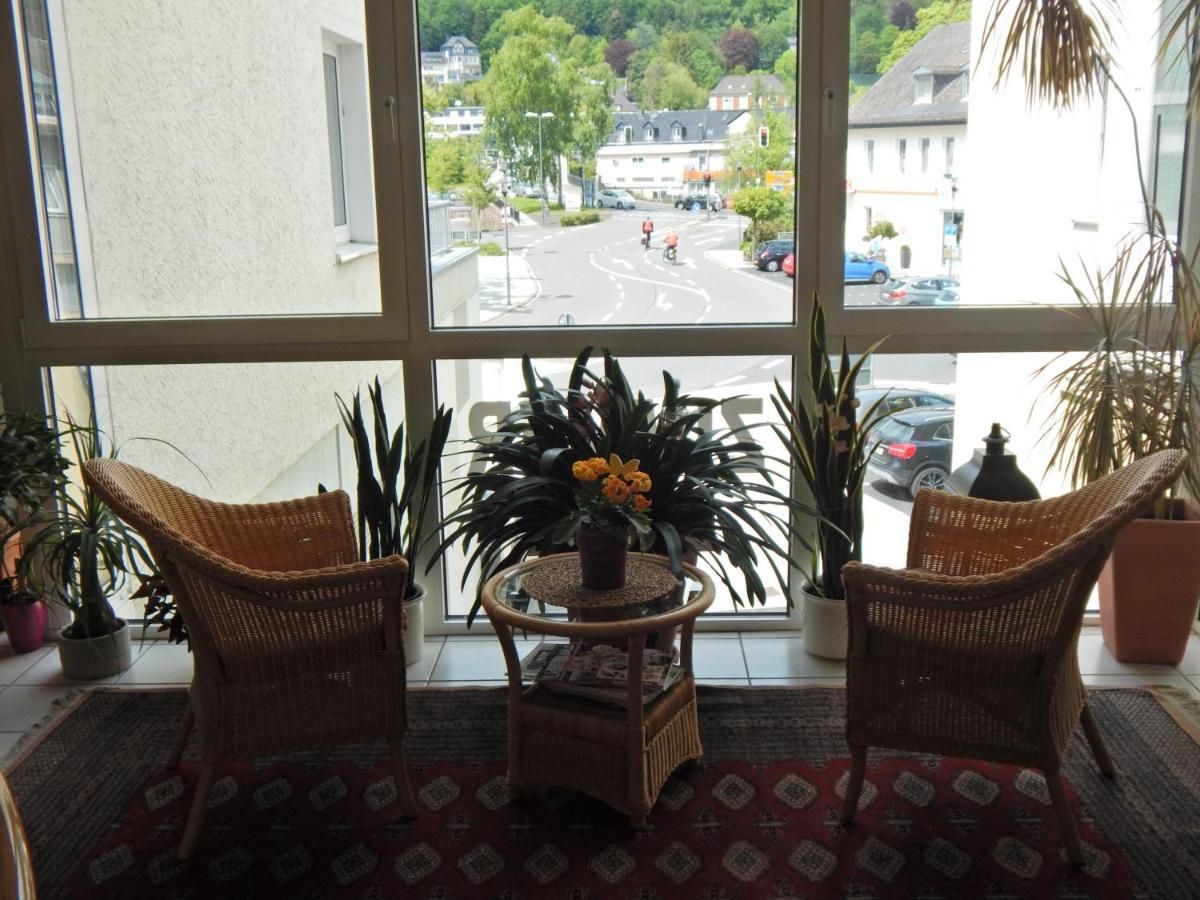 Hotel Garni Am Brunnenplatz Gerolstein Bagian luar foto